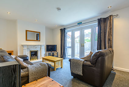 5 Burford, Feature